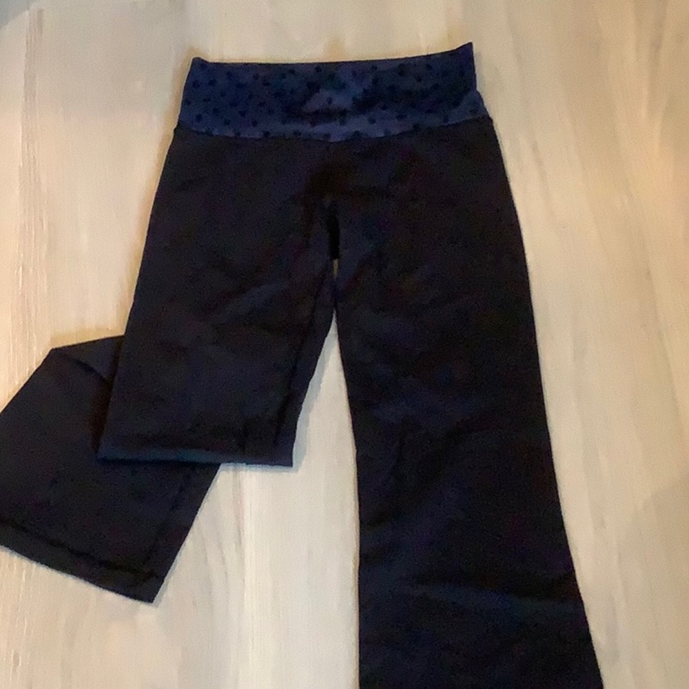 Lululemon’s groove pant, like new.
